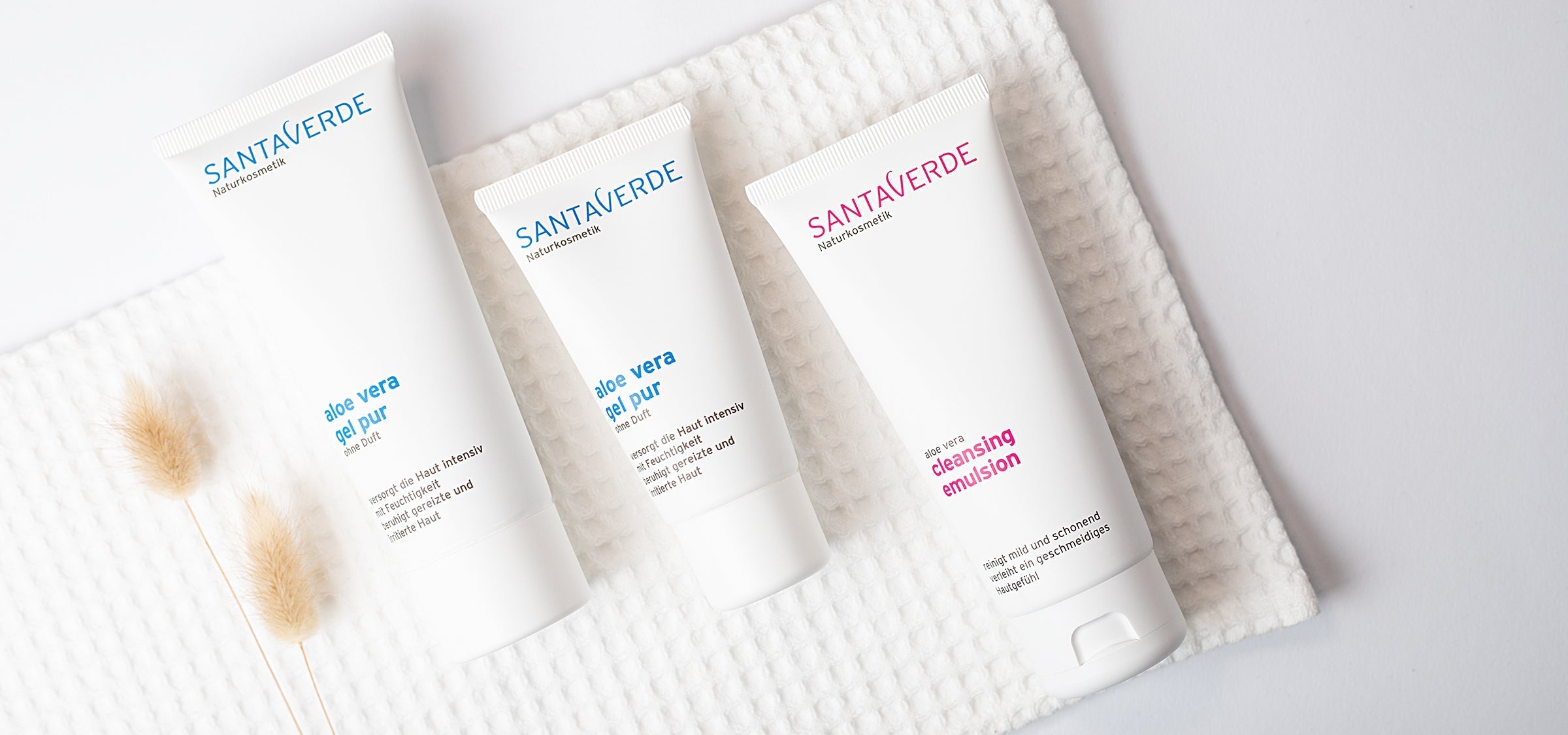 Ausgezeichnet mit ÖKO-TEST „sehr gut“: cleansing emulsion, aloe vera gel pur in den Größen 50 ml und 100 ml
