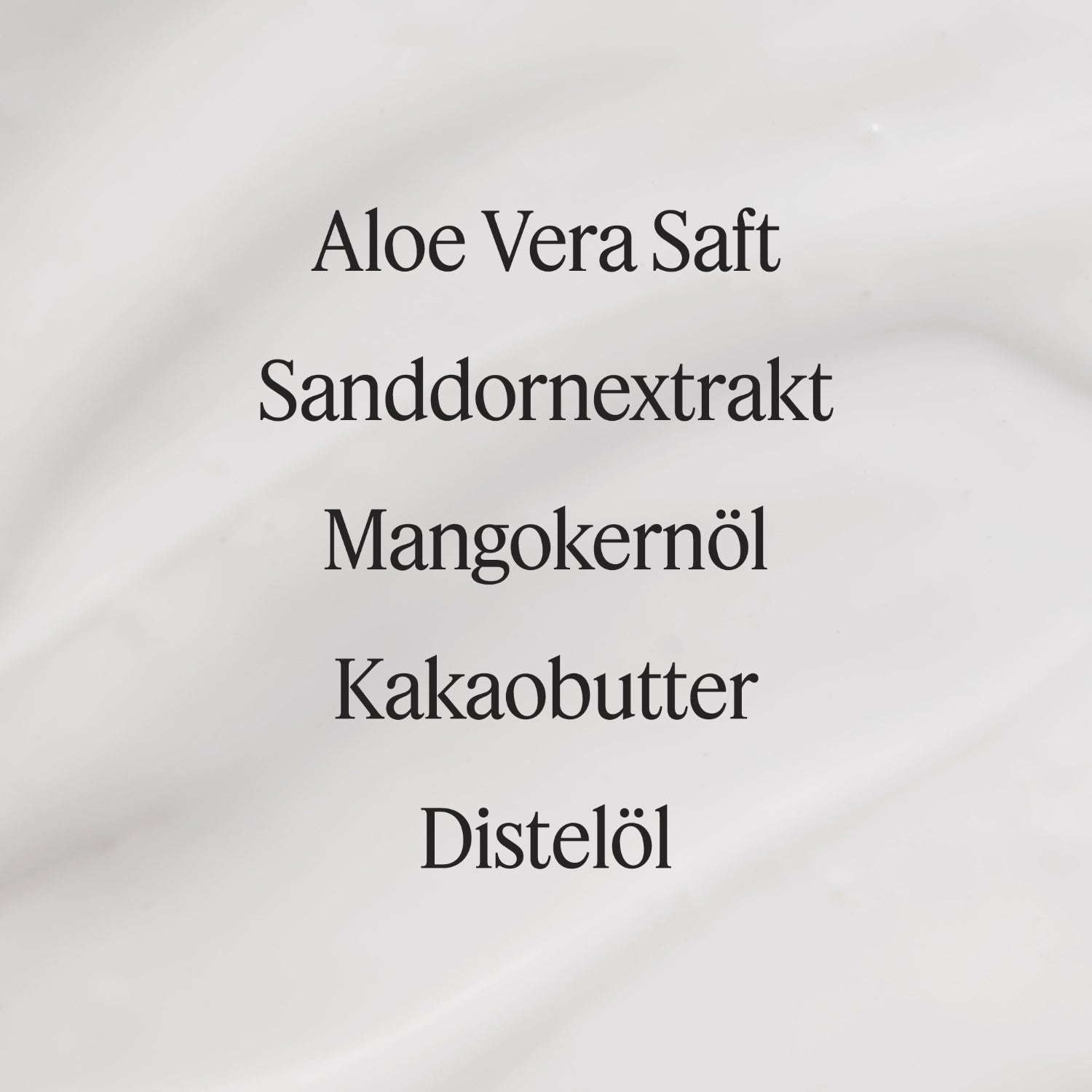 Santaverde Body Lotion Sensitive – Naturkosmetik-Texturbild der Aloe Vera Körperpflege für sensible Haut, cremige Konsistenz mit Hauptinhaltsstoffen