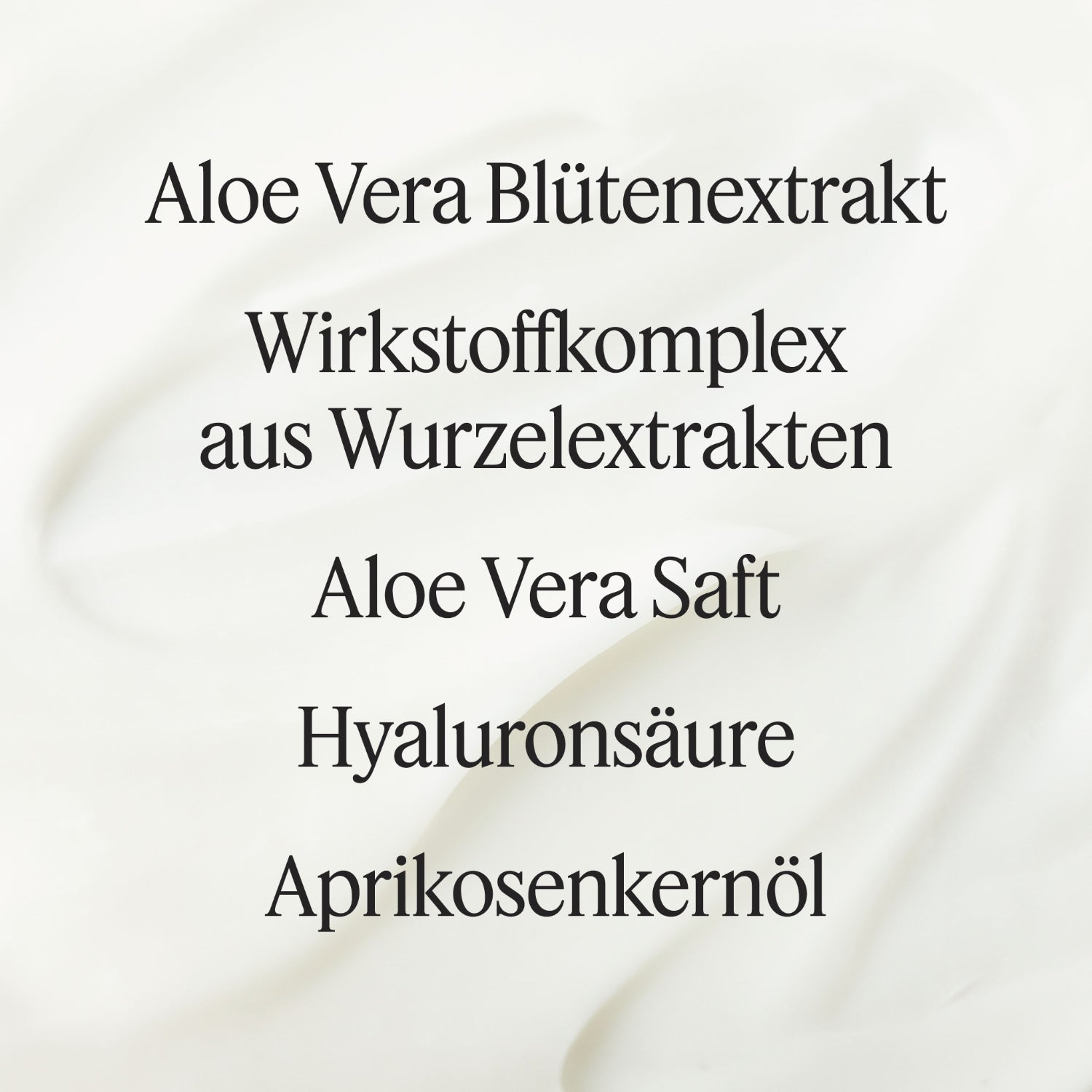 Santaverde Age Protect Cream – Texturbild der glättenden Naturkosmetik-Gesichtscreme mit Aloe Vera, Hyaluron und antioxidativem Zellschutz, mit Hauptinhaltsstoffen,  cremige Textur stilvoll präsentiert.